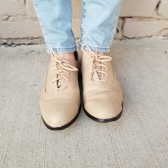 Nude Lace Up Oxford Flats - Picture 4 of 6